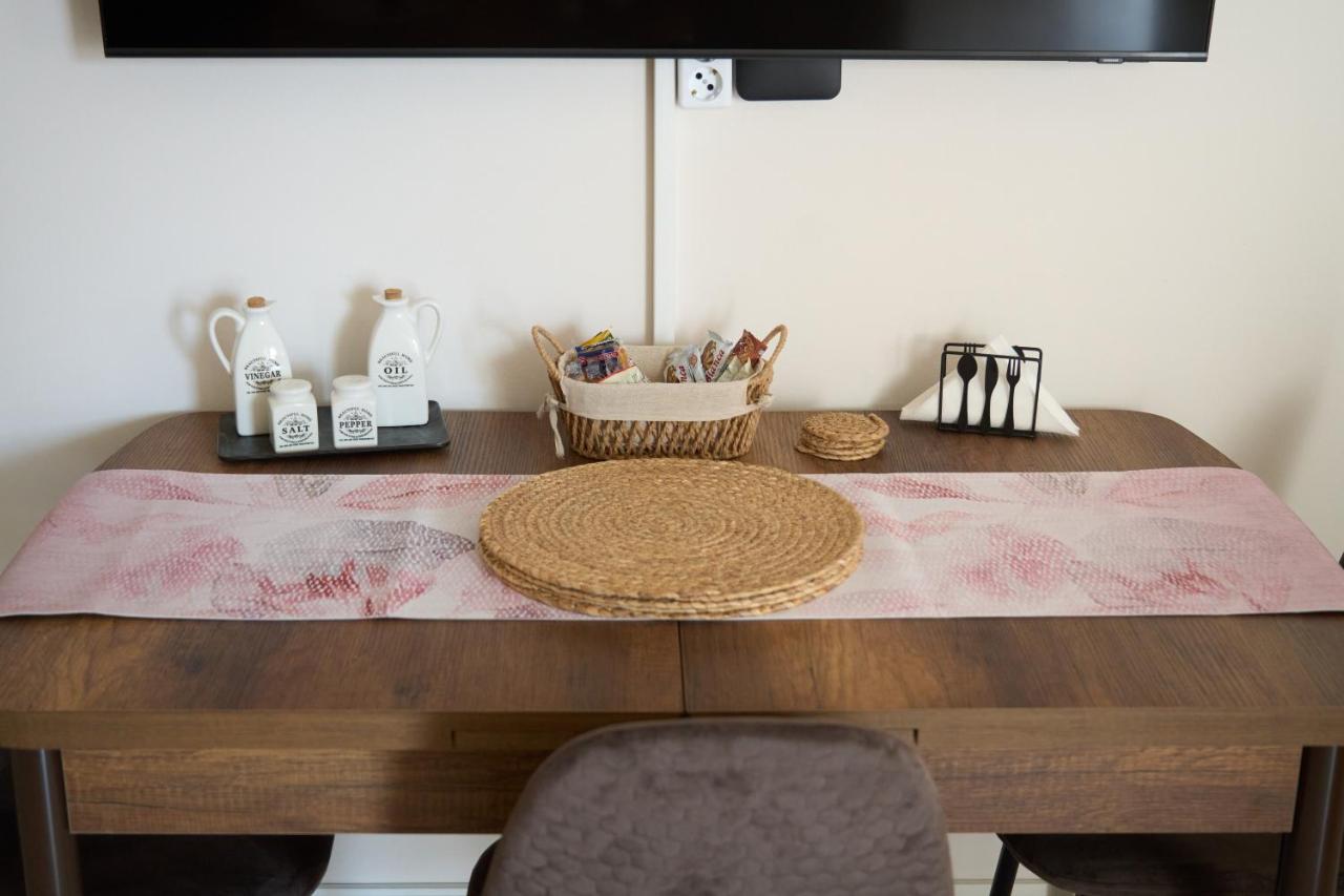 Georgia'S Comfort City Center Apartment Tripoli Esterno foto
